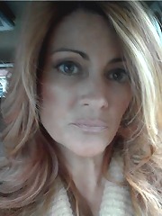 Real amateur MILFs posing on..